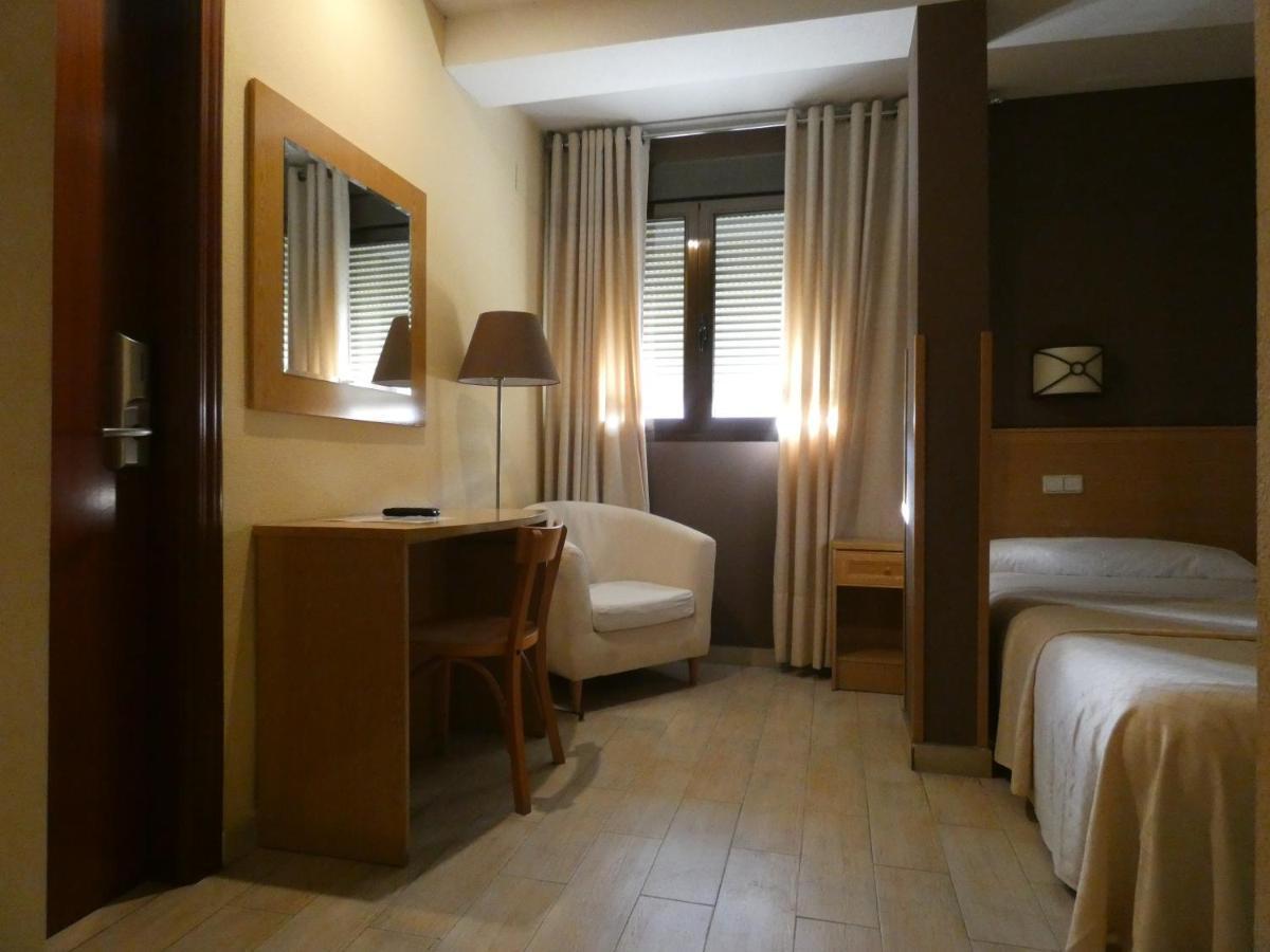 Hotel Vivar Grinon Ngoại thất bức ảnh