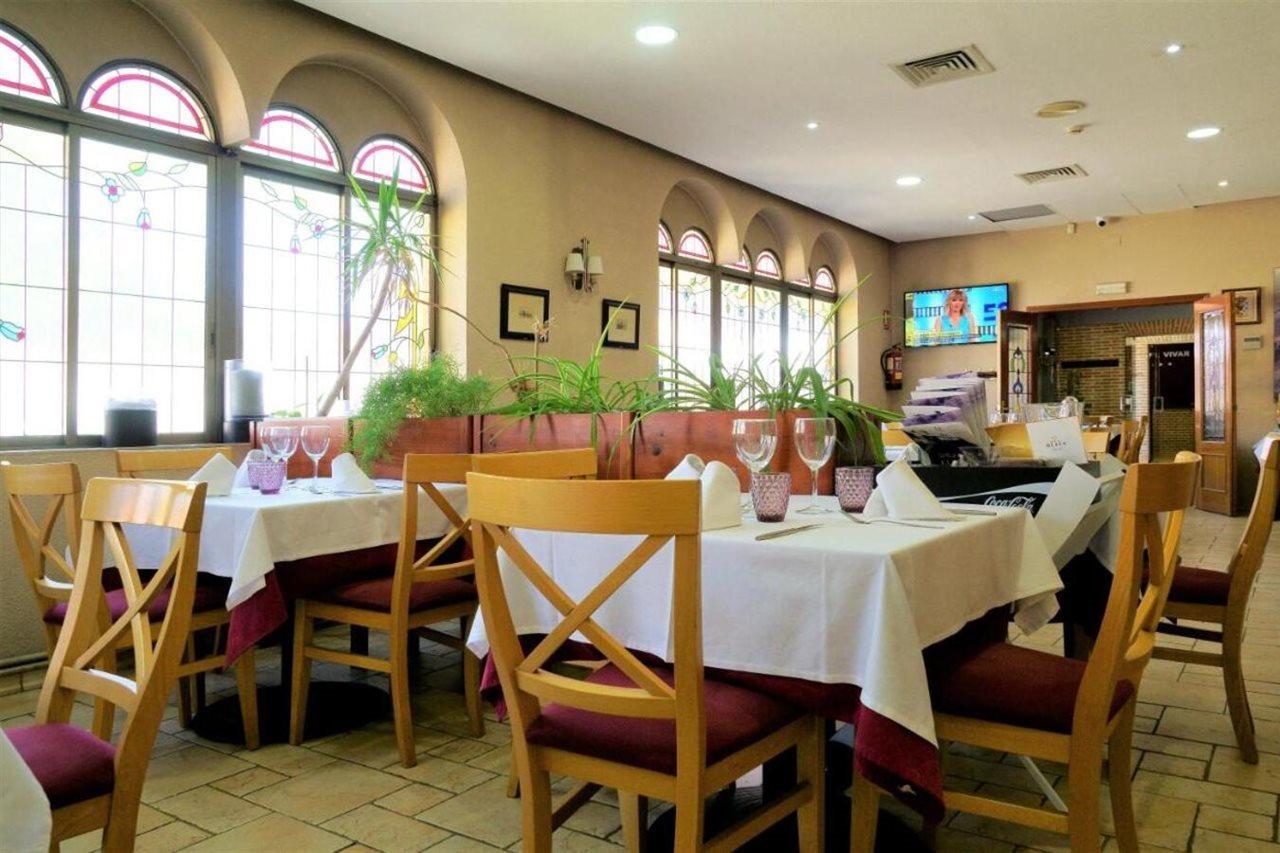 Hotel Vivar Grinon Ngoại thất bức ảnh