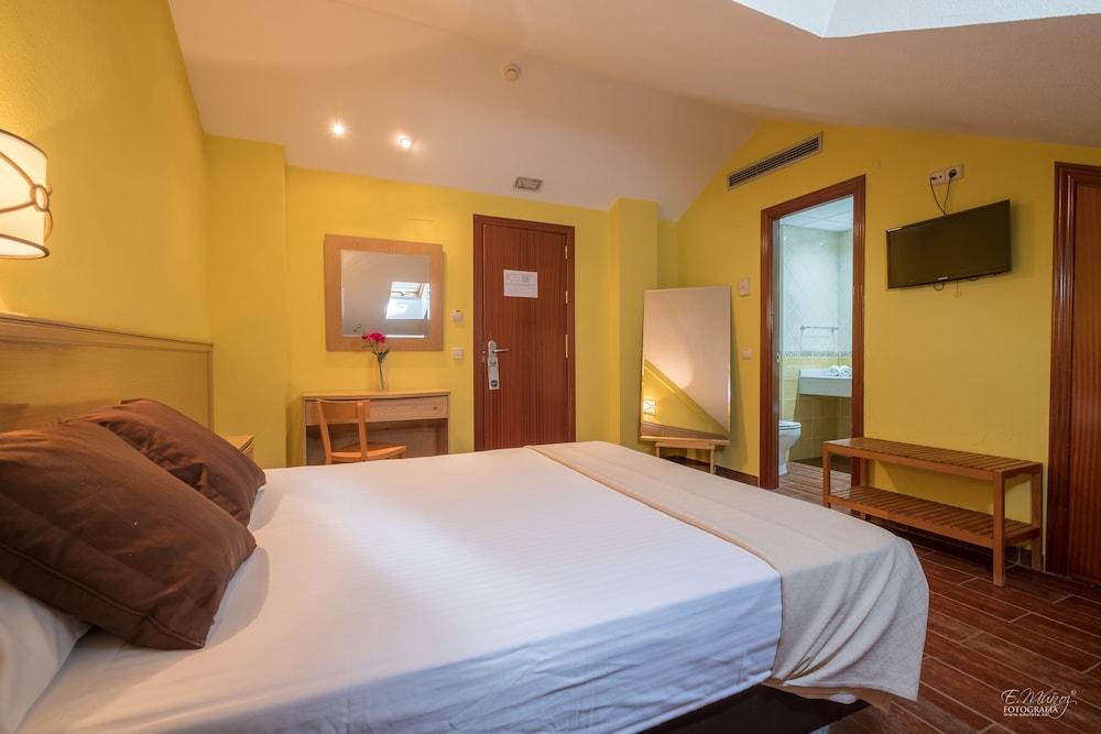 Hotel Vivar Grinon Ngoại thất bức ảnh