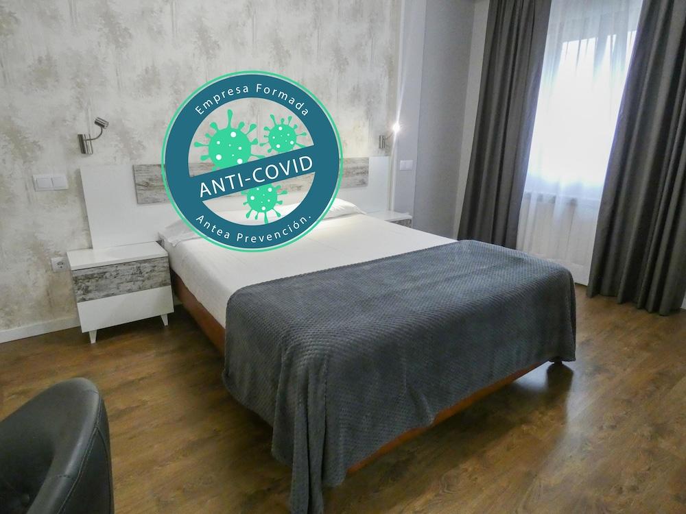 Hotel Vivar Grinon Ngoại thất bức ảnh