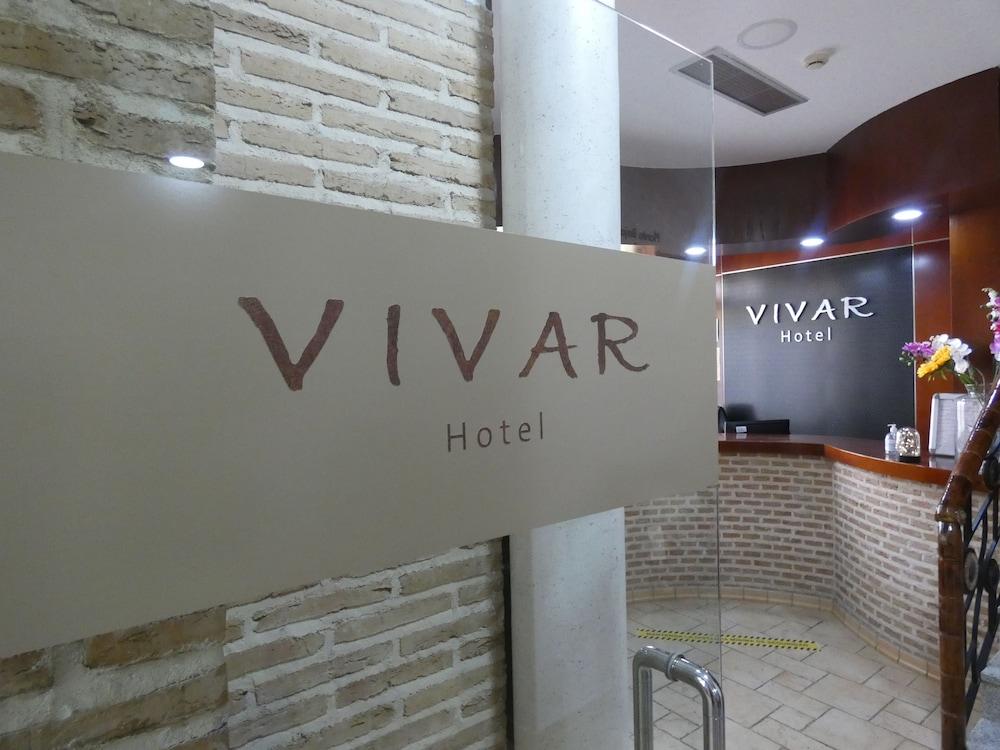 Hotel Vivar Grinon Ngoại thất bức ảnh