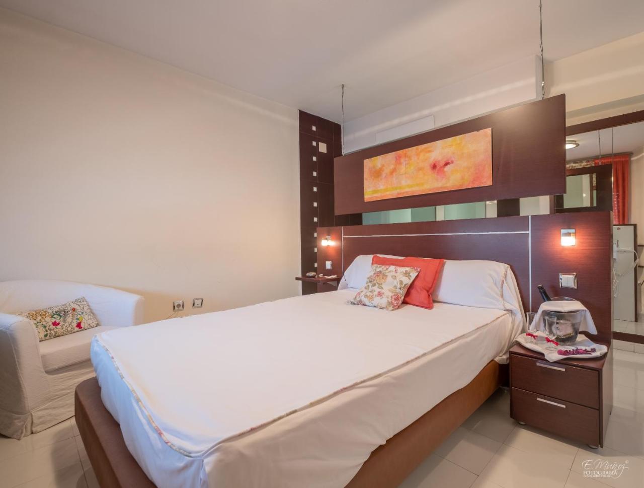 Hotel Vivar Grinon Ngoại thất bức ảnh